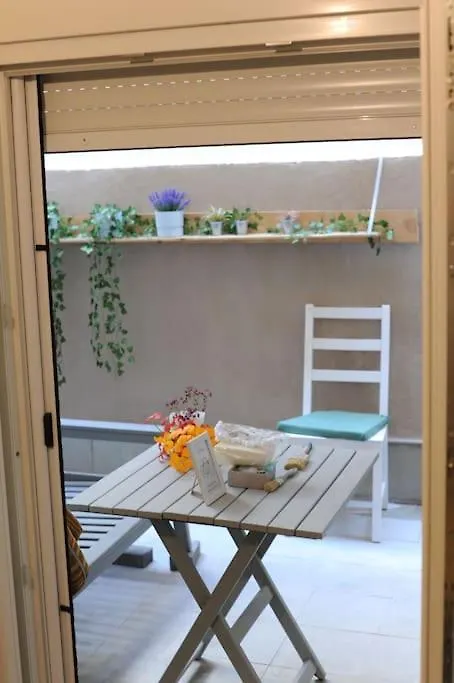 Apartamento Modern Urban Host With Private Courtyard Tesalónica 0*,  Grecia