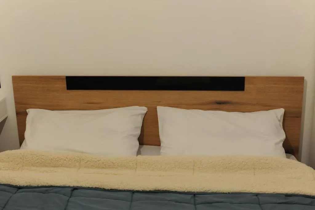 Apartamento Modern Urban Host With Private Courtyard Tesalónica Grecia