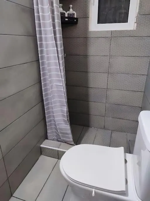 Apartamento Modern Urban Host With Private Courtyard Tesalónica