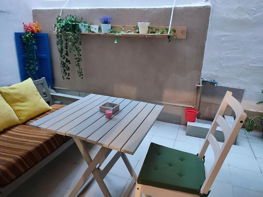 Apartamento Modern Urban Host With Private Courtyard Tesalónica Grecia