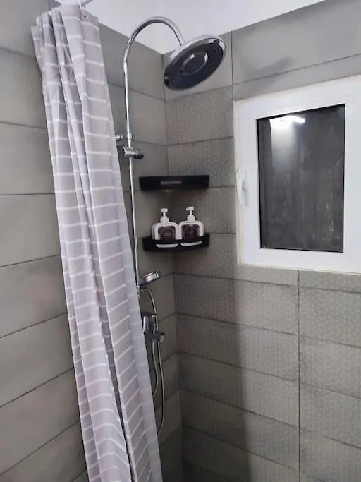 Apartamento Modern Urban Host With Private Courtyard Tesalónica