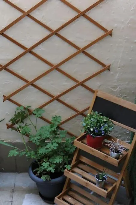 Apartamento Modern Urban Host With Private Courtyard Tesalónica