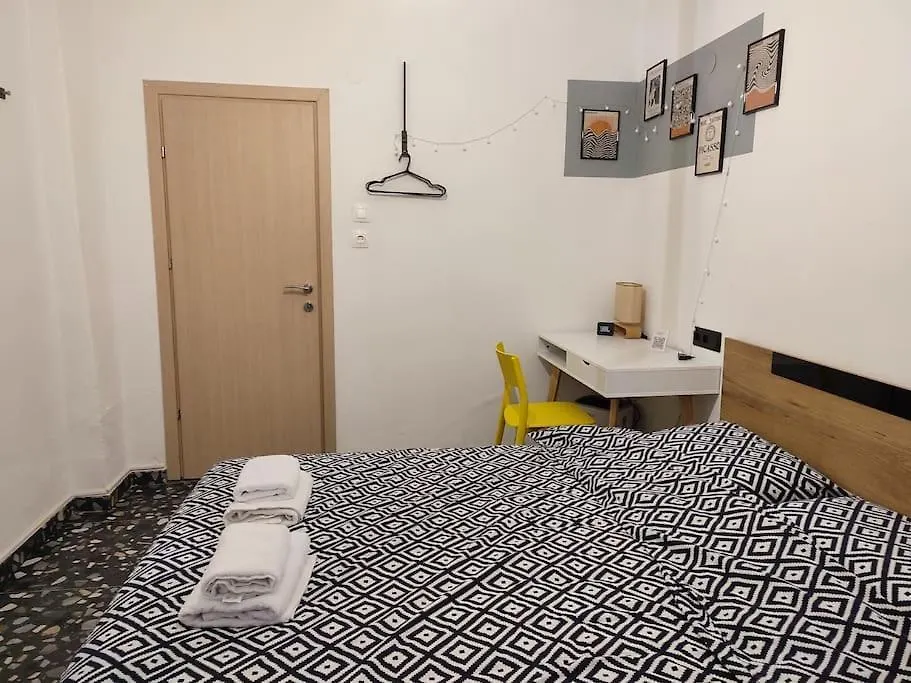 Apartamento Modern Urban Host With Private Courtyard Tesalónica 0*,