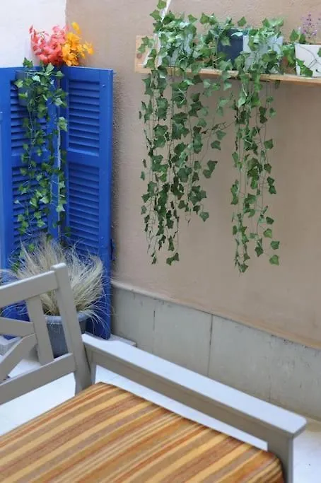 Apartamento Modern Urban Host With Private Courtyard Tesalónica Grecia