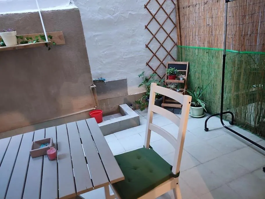 Apartamento Modern Urban Host With Private Courtyard Tesalónica 0*,  Grecia